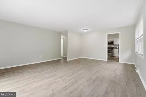 Living - 400 Laurel St, Culpeper, VA 22701 photo 1 of 2