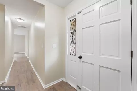 Entry Way - 400 Laurel St, Culpeper, VA 22701 photo 2 of 6