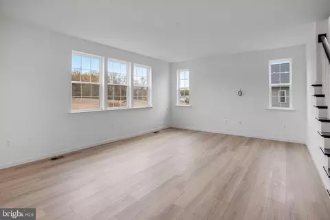 Living - 2008 Divot Dr, Culpeper, VA 22701 photo 1 of 2