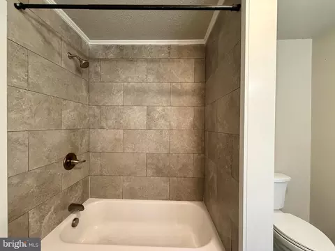 Bath - 109 Spring St, Culpeper, VA 22701 photo 2 of 3