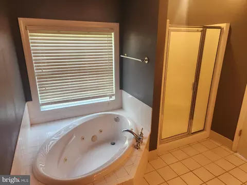 Bath - 819 Woodcrest Loop, Culpeper, VA 22701 photo 1 of 2