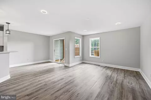 Living - 672 Ripplebrook Dr, Culpeper, VA 22701 photo 2 of 3