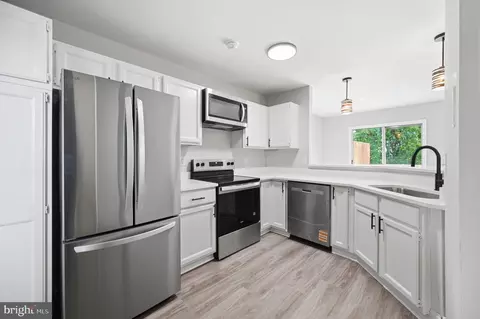 Kitchen - 672 Ripplebrook Dr, Culpeper, VA 22701 photo 2 of 2