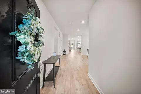 Entry Way - 2320 Hawkshill Dr, Jeffersonton, VA 22724 photo 1 of 19