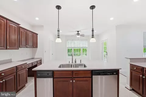 Kitchen - 14254 Deertrack Trl, Culpeper, VA 22701 photo 4 of 4