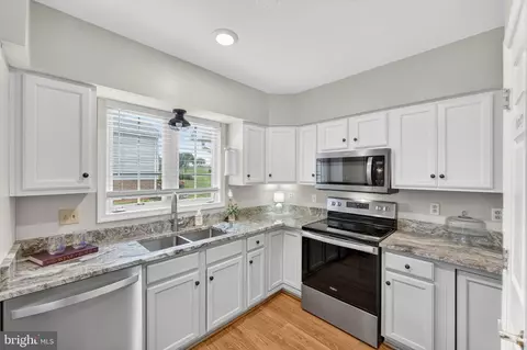 Kitchen - 1012 Golf Dr, Culpeper, VA 22701 photo 4 of 7