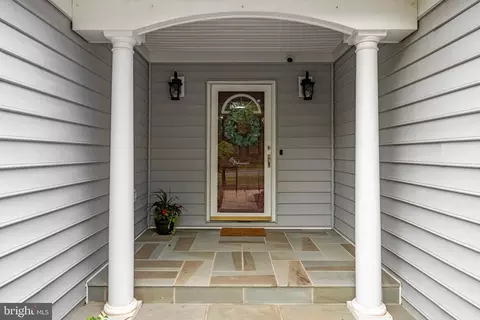 Exterior - 1012 Golf Dr, Culpeper, VA 22701 photo 4 of 10