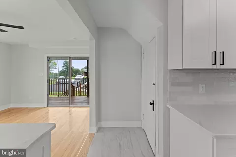 Entry Way - 1818 Orange Rd, Culpeper, VA 22701 photo 7 of 16