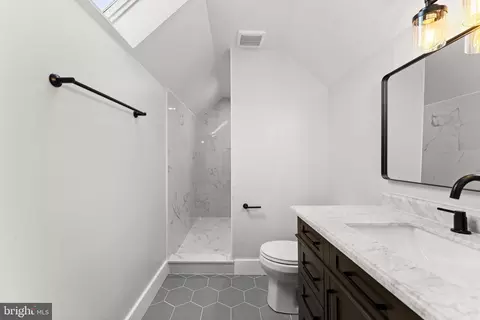 Bath - 1818 Orange Rd, Culpeper, VA 22701 photo 4 of 7