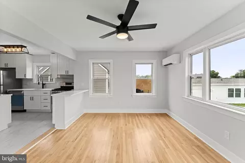 Living - 1818 Orange Rd, Culpeper, VA 22701 photo 8 of 9