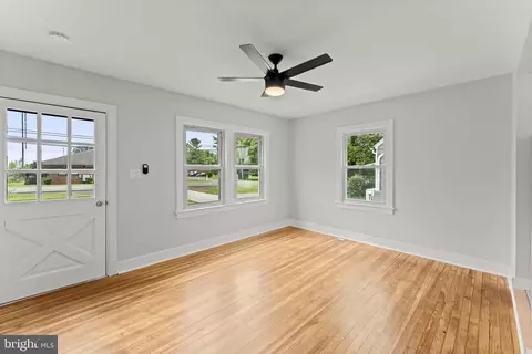 Living - 1818 Orange Rd, Culpeper, VA 22701 photo 2 of 9