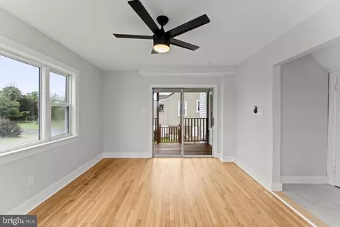 Living - 1818 Orange Rd, Culpeper, VA 22701 photo 7 of 9