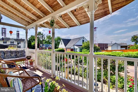 Exterior - 617 Briscoe St, Culpeper, VA 22701 photo 1 of 8