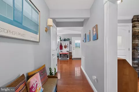 Entry Way - 617 Briscoe St, Culpeper, VA 22701 photo 3 of 7