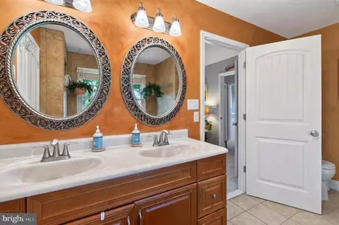 Bath - 617 Briscoe St, Culpeper, VA 22701 photo 3 of 5