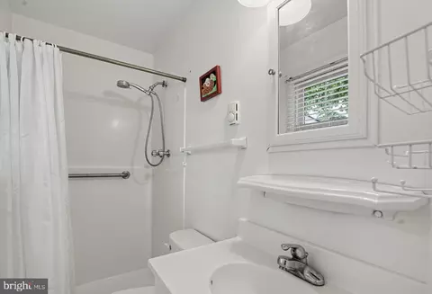 Bath - 236 Chestnut Dr, Culpeper, VA 22701 photo 1 of 2