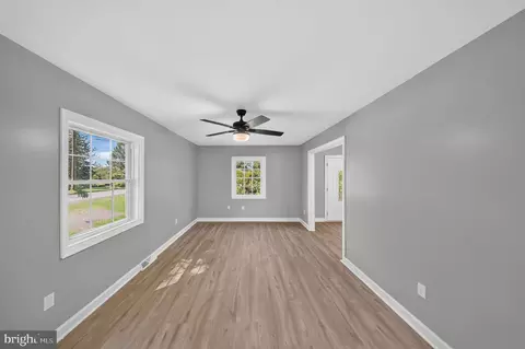 Living - 11269 Cedar Ave, Culpeper, VA 22701 photo 6 of 6
