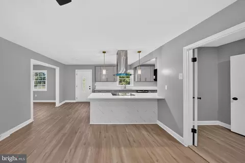 Entry Way - 11269 Cedar Ave, Culpeper, VA 22701 photo 13 of 21