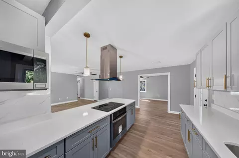 Entry Way - 11269 Cedar Ave, Culpeper, VA 22701 photo 7 of 21