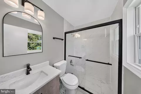 Bath - 11269 Cedar Ave, Culpeper, VA 22701 photo 2 of 2