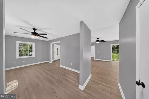 Entry Way - 11269 Cedar Ave, Culpeper, VA 22701 photo 3 of 21