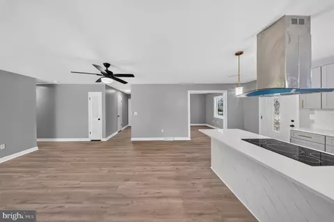 Entry Way - 11269 Cedar Ave, Culpeper, VA 22701 photo 12 of 21