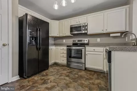 Kitchen - 833 Gallows Ct, Culpeper, VA 22701 photo 2 of 2