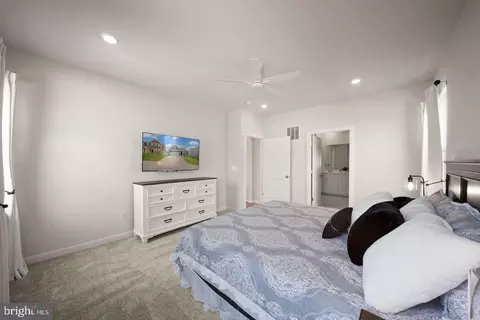 Bedroom - 2320 Hawkshill Dr, Jeffersonton, VA 22724 photo 3 of 9