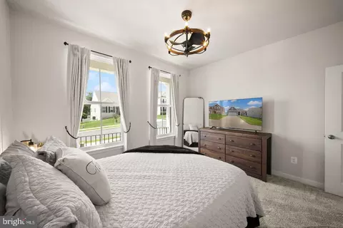 Bedroom - 2320 Hawkshill Dr, Jeffersonton, VA 22724 photo 6 of 9