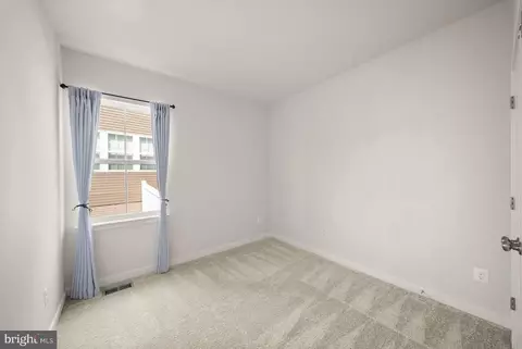 Bedroom - 2320 Hawkshill Dr, Jeffersonton, VA 22724 photo 9 of 9