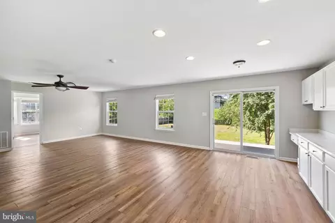 Living - 830 Woodcrest Loop, Culpeper, VA 22701 photo 3 of 4