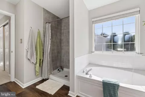 Bath - 830 Woodcrest Loop, Culpeper, VA 22701 photo 2 of 4