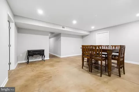 Entry Way - 830 Woodcrest Loop, Culpeper, VA 22701 photo 7 of 7