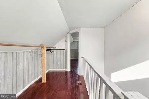 Entry Way - 1121 Jackson St, Culpeper, VA 22701 photo 4 of 4