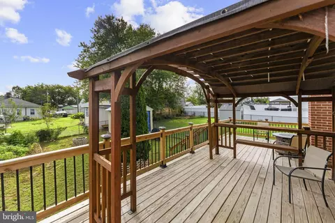 Exterior - 1121 Jackson St, Culpeper, VA 22701 photo 5 of 10