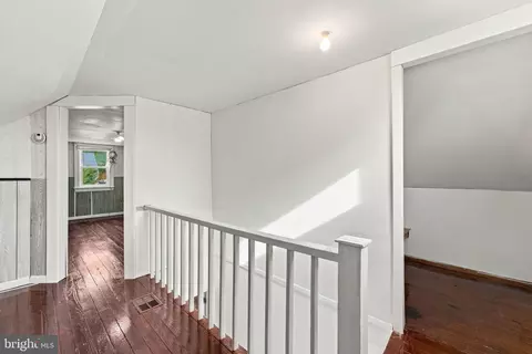Entry Way - 1121 Jackson St, Culpeper, VA 22701 photo 3 of 4