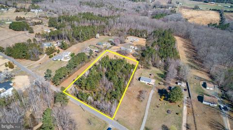 Country Road, Beaverdam, VA 23015