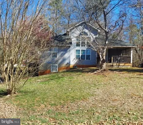 539 Lake Caroline Dr, Ruther Glen, VA 22546