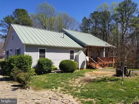 11342 Mckenney Dr, Woodford, VA 22580