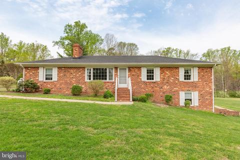 201 Lakewood Rd, Bowling Green, VA 22427