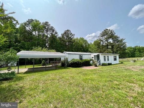 21446 Selph Ln, Bowling Green, VA 22427