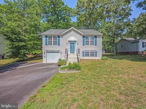 221 Hollyside Dr, Ruther Glen, VA 22546