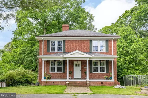 13956 Farmer Dr, Woodford, VA 22580