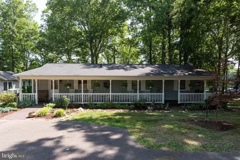 320 Lake Caroline Dr, Ruther Glen, VA 22546