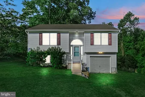 5467 Caroline Village Rd, Woodford, VA 22580
