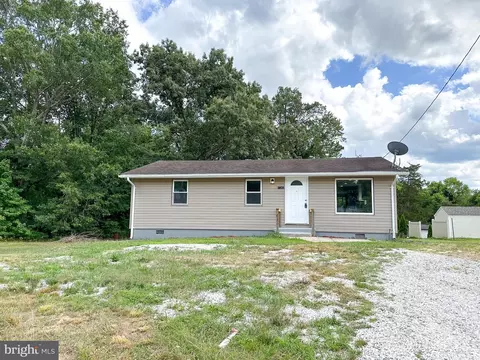 17362 Chase St, Bowling Green, VA 22427