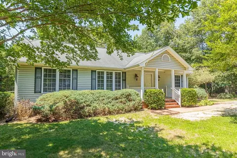 239 Washington Dr, Ruther Glen, VA 22546