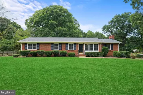 14416 Crystal Ct, Woodford, VA 22580