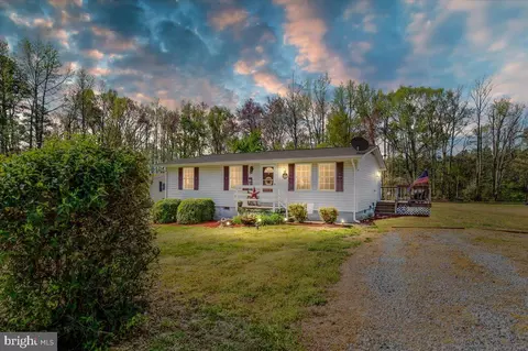 15104 Campbells Mill Dr, Woodford, VA 22580