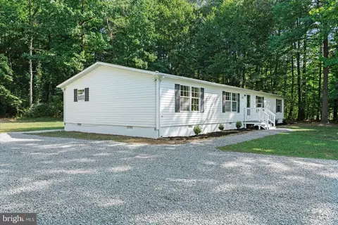12223 Longleaf Rd, Ruther Glen, VA 22546